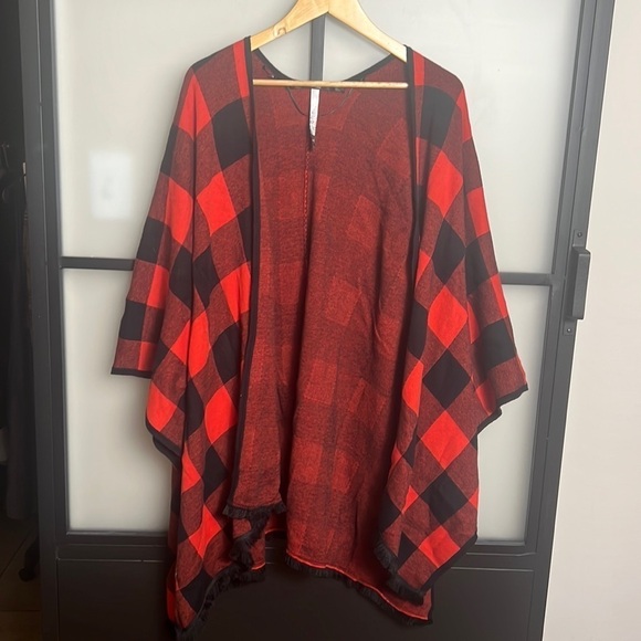 Kensie Red & Black Buffalo Check Shawl Poncho - Picture 1 of 6